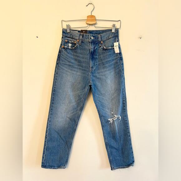 GAP NWT Sky High Rise Cheeky Straight Jeans distressed washwell low stretch 27/4 - Picture 3 of 12